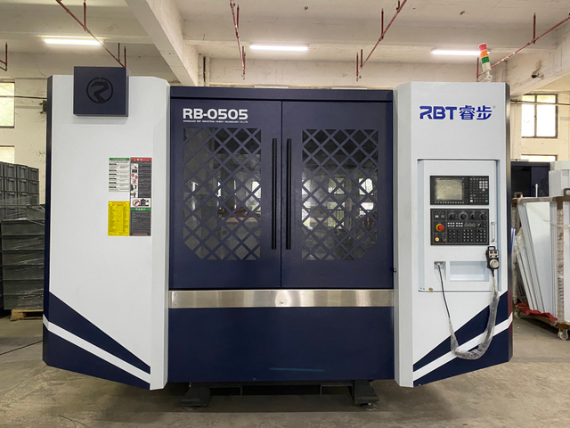 Musluk üretimi için 8 istasyonlu CNC Taşlama, Soyma, Oyma ve Freze Makinesi 