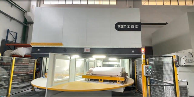 RBT 5 Eksen Rotary İkiz Tablo CNC Makinesi Otomotiv ve Havacılık ve Uzay Endüstrisi CE Onaylı