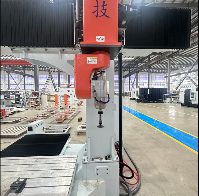 CE, PP/PE/PC/PET/PET/ABS Kalıp İşleme için Çift Çalışma Müdürü ile 5 Eksenli CNC Yönlendirici onaylı