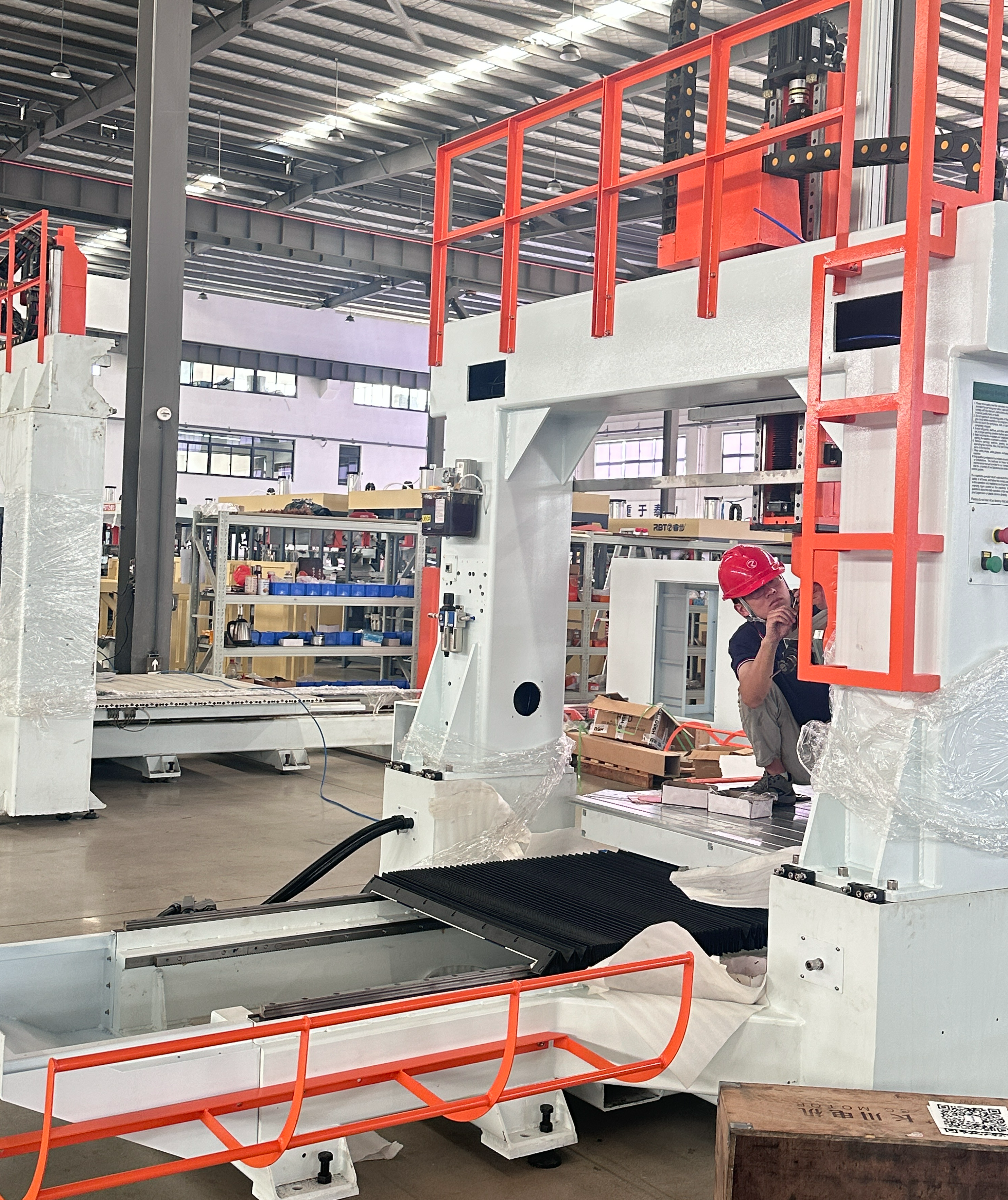 RBT Fabrika Delme Makinesi 5 Eksenli CNC Kesme Yönlendiricisi Malzeme Parçaları