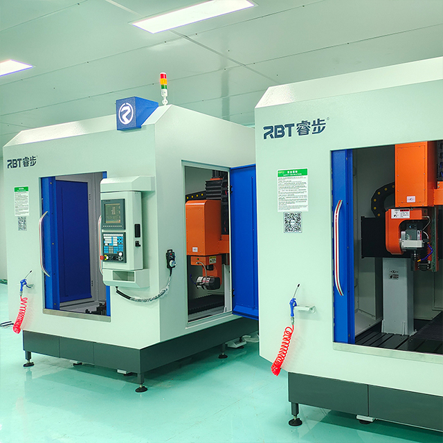 Tam muhafaza ile premium 5 eksenli CNC sabit ışınlı portal işleme merkezi