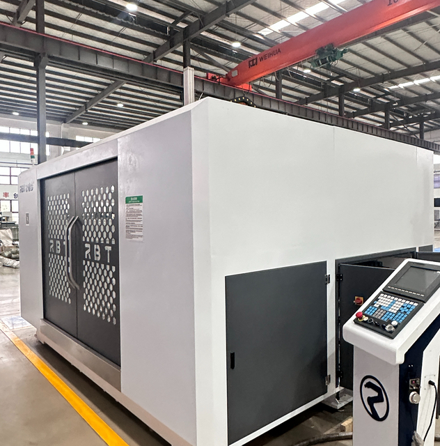 Endüstriyel plastikler için çift kafa 5 eksenli CNC makinesi