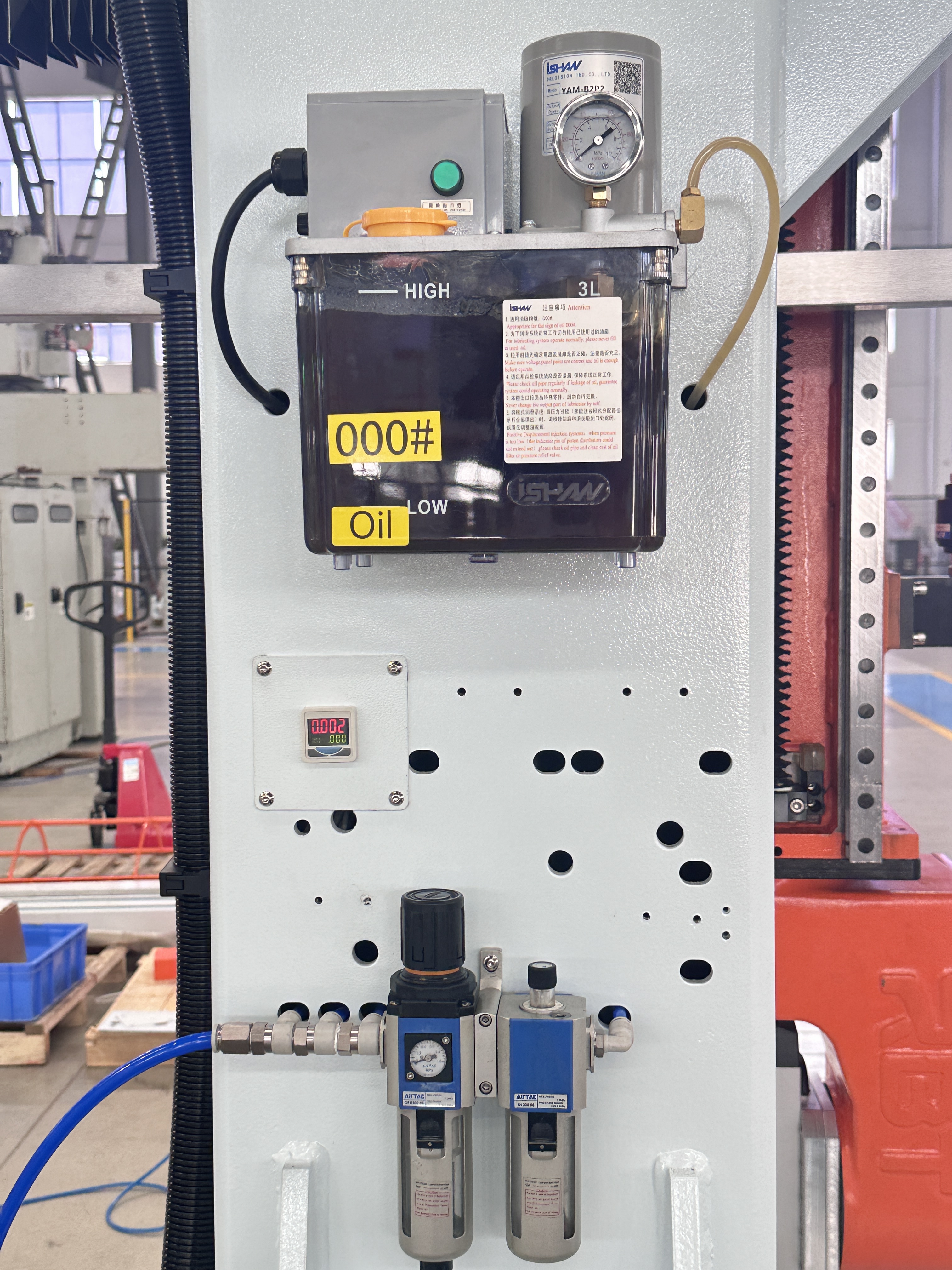 Karbon fiber tüp parçaları için çok avlu 5 eksenli CNC gravür yönlendirici