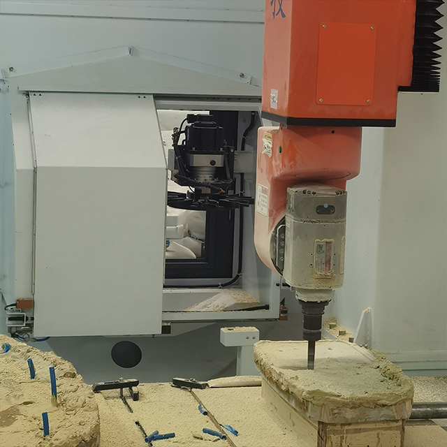 Plastik kompozitler için RBT 5 Eksenli CNC Kesme Makinesi