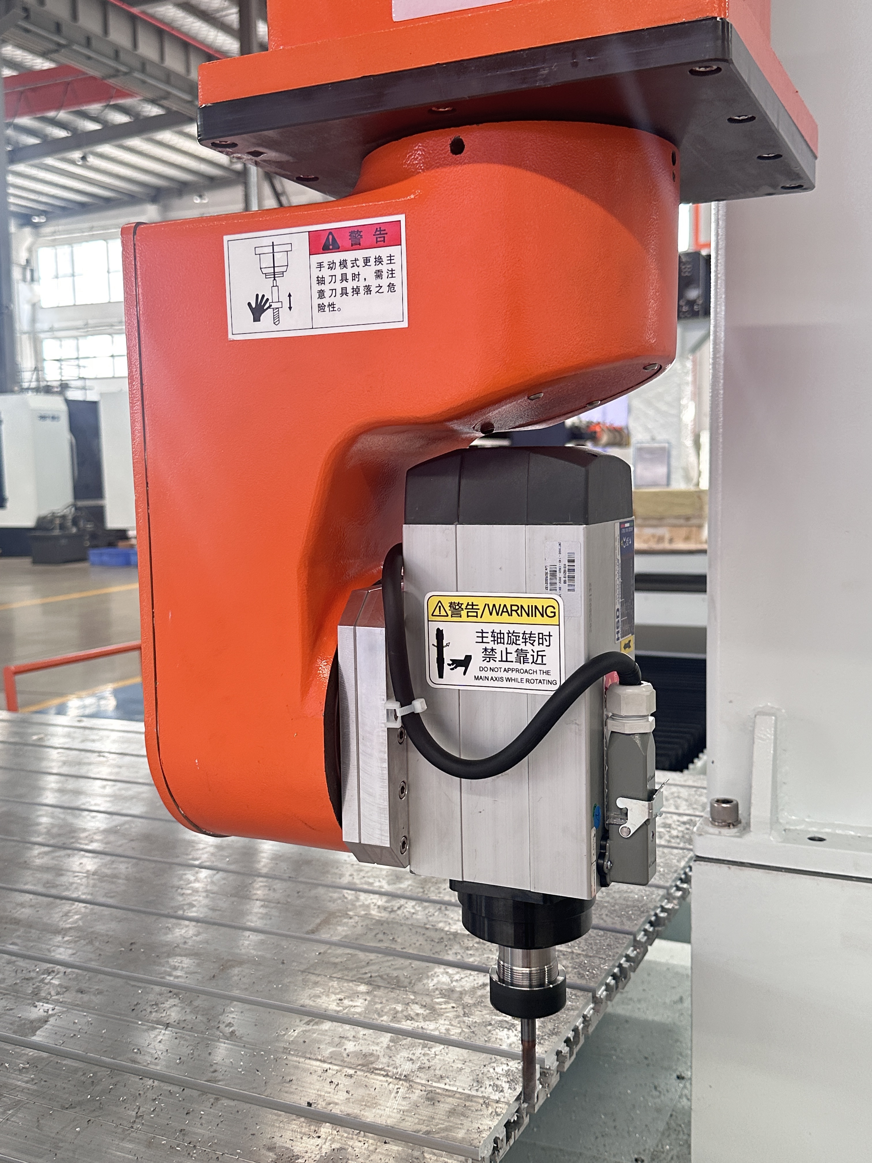 RBT Fabrika Delme Makinesi 5 Eksenli CNC Kesme Yönlendiricisi Malzeme Parçaları