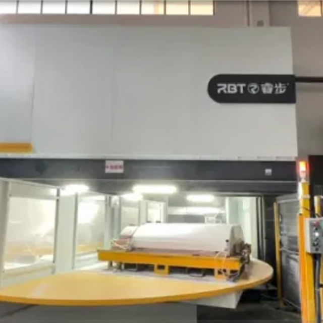  Otomotiv ve Havacılık Sektörleri için RBT 5 Eksenli Döner İkiz Tablo CNC Makinesi