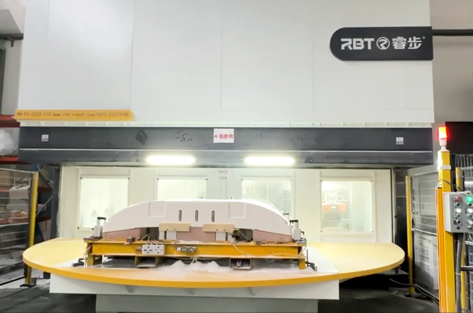 RBT Makine Kesme Şekli 6 Eksenli CNC Freze Yönlendiricisi Çift Çalışma Müdürlüğü 